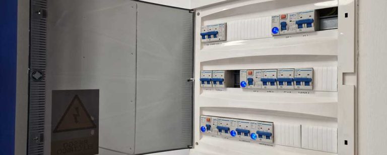 Consejos para elegir un buen armario eléctrico