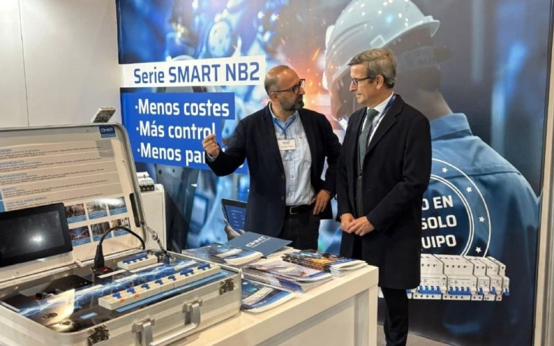 Jorge Paradela (Consejero de Industria de la Junta de Andalucía) y Antonio Ferre (Director Comercial)